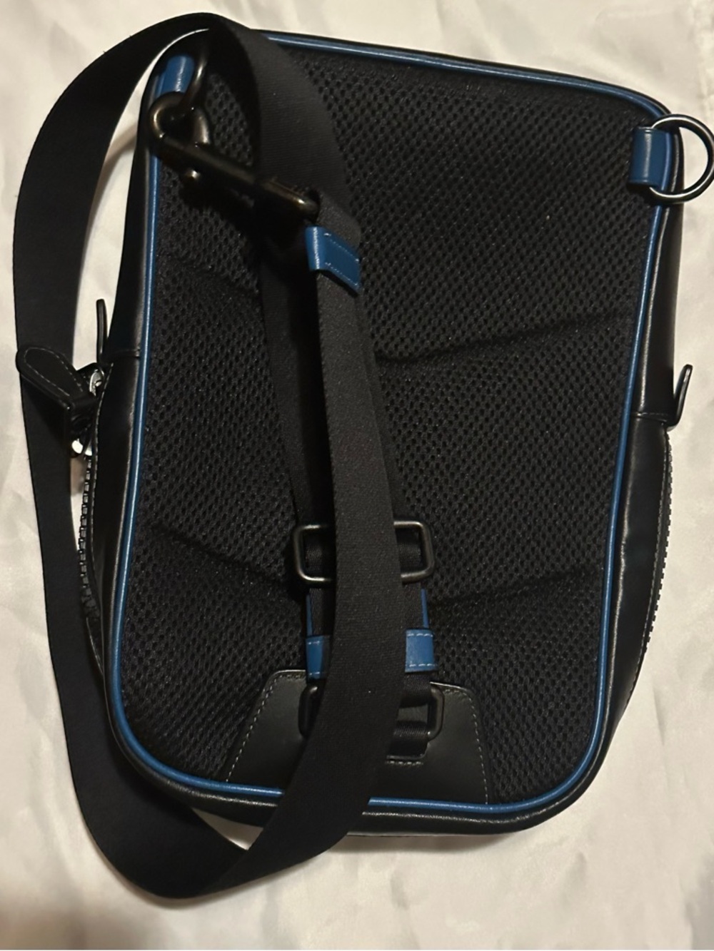 Coach sling bag - Picture 5 of 7